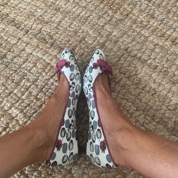 Flirty Kitten Heels - Picture 3 of 8